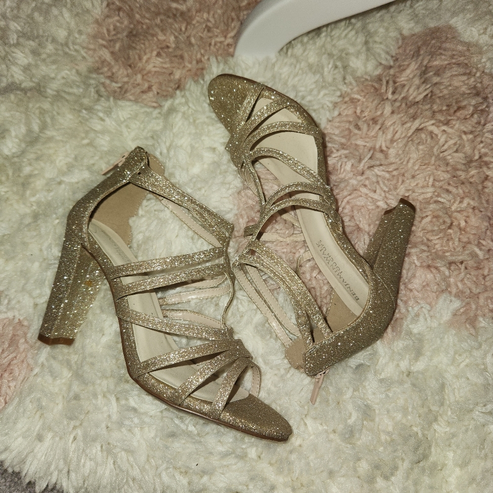 6 1/2 Women's Strappy Gold Heels